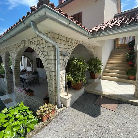 Apartment Benky Pićan Esterno foto