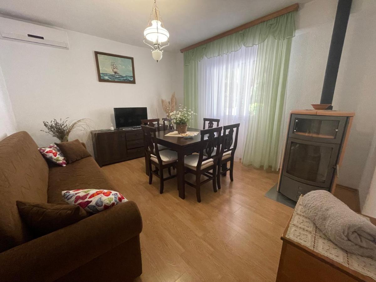 Apartment Benky Pićan Esterno foto